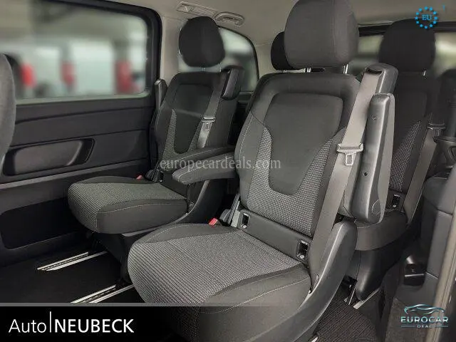Mercedes-Benz V 220