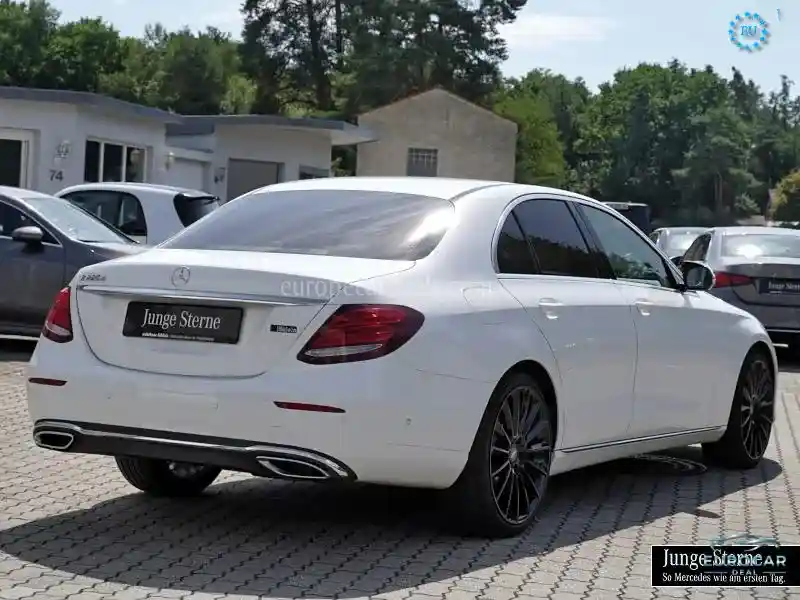 Mercedes-Benz E 220