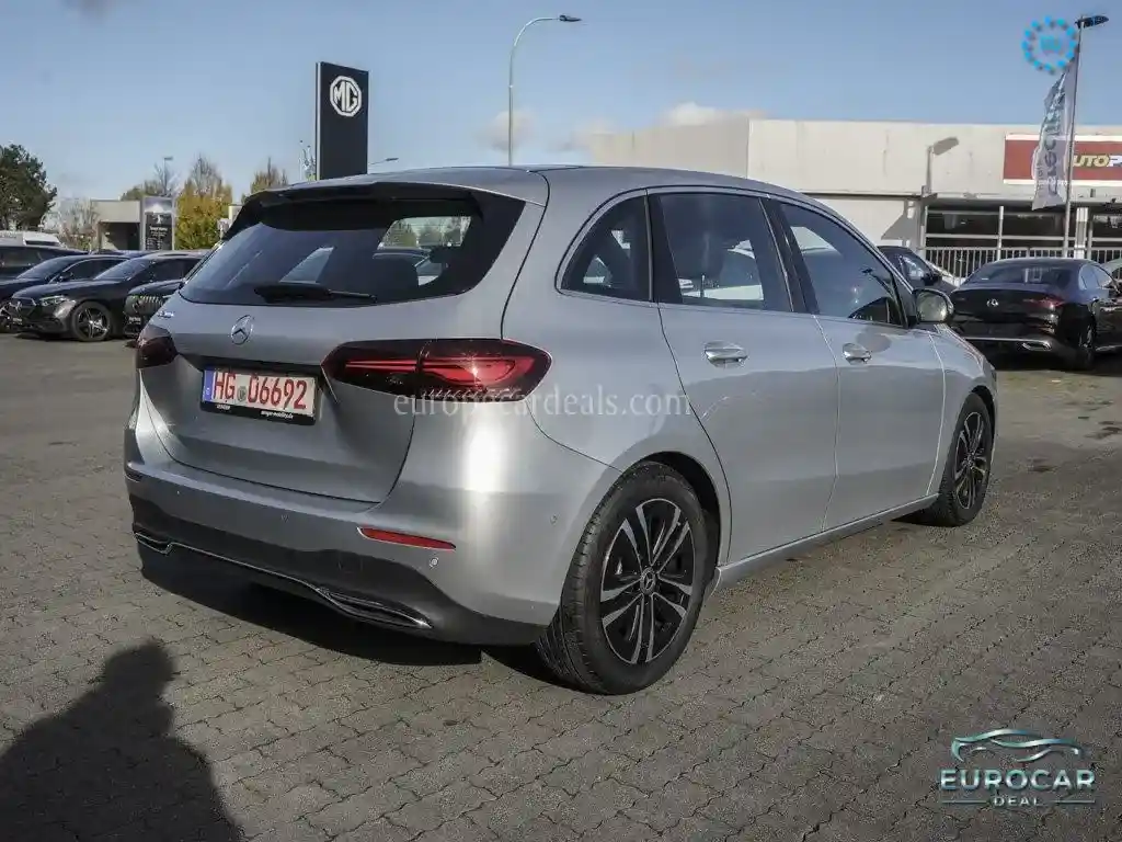 Mercedes-Benz B 200