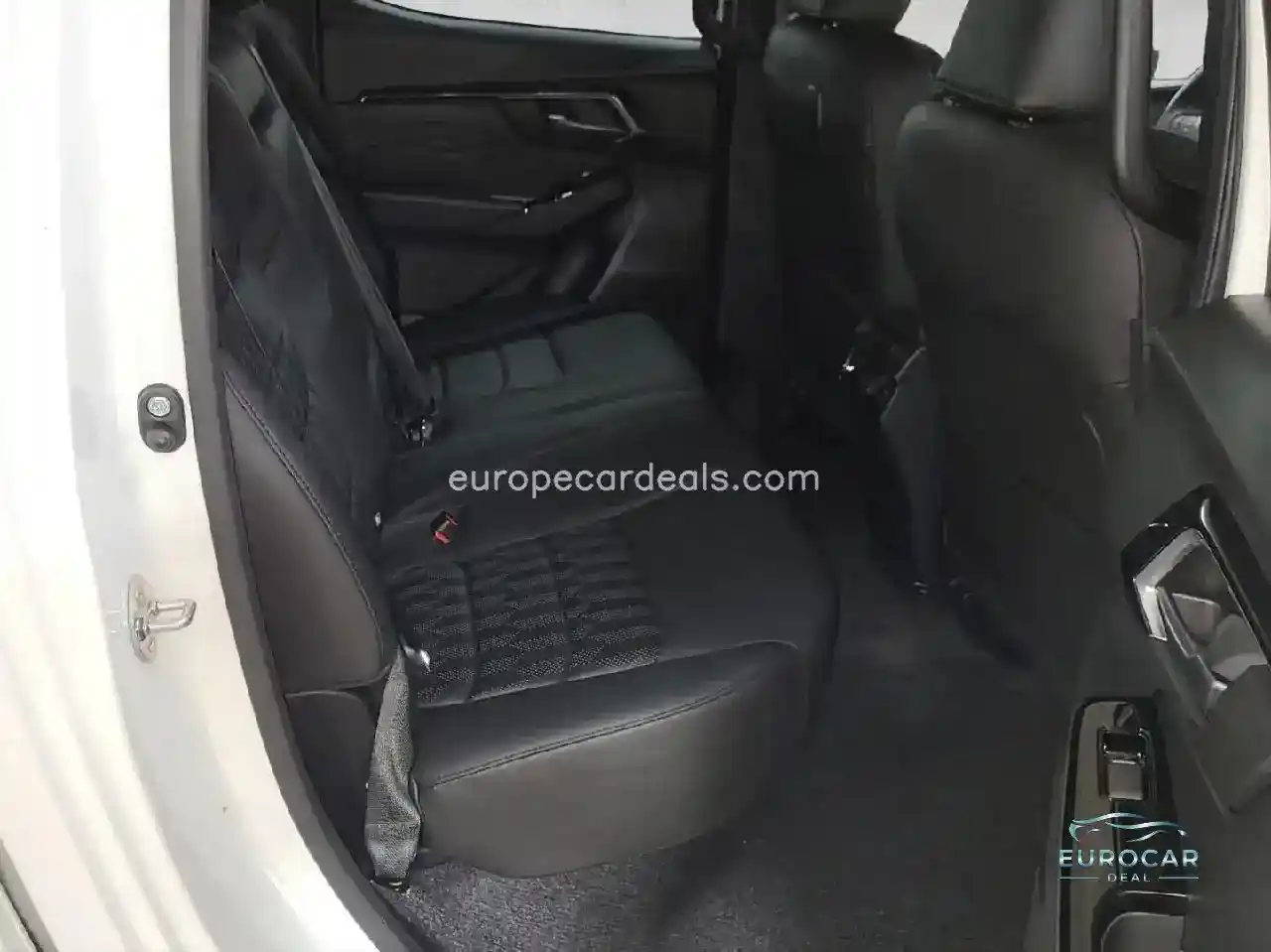 Double Cab 4WD V-CROSS 1.9D 120KW/163PS AT
