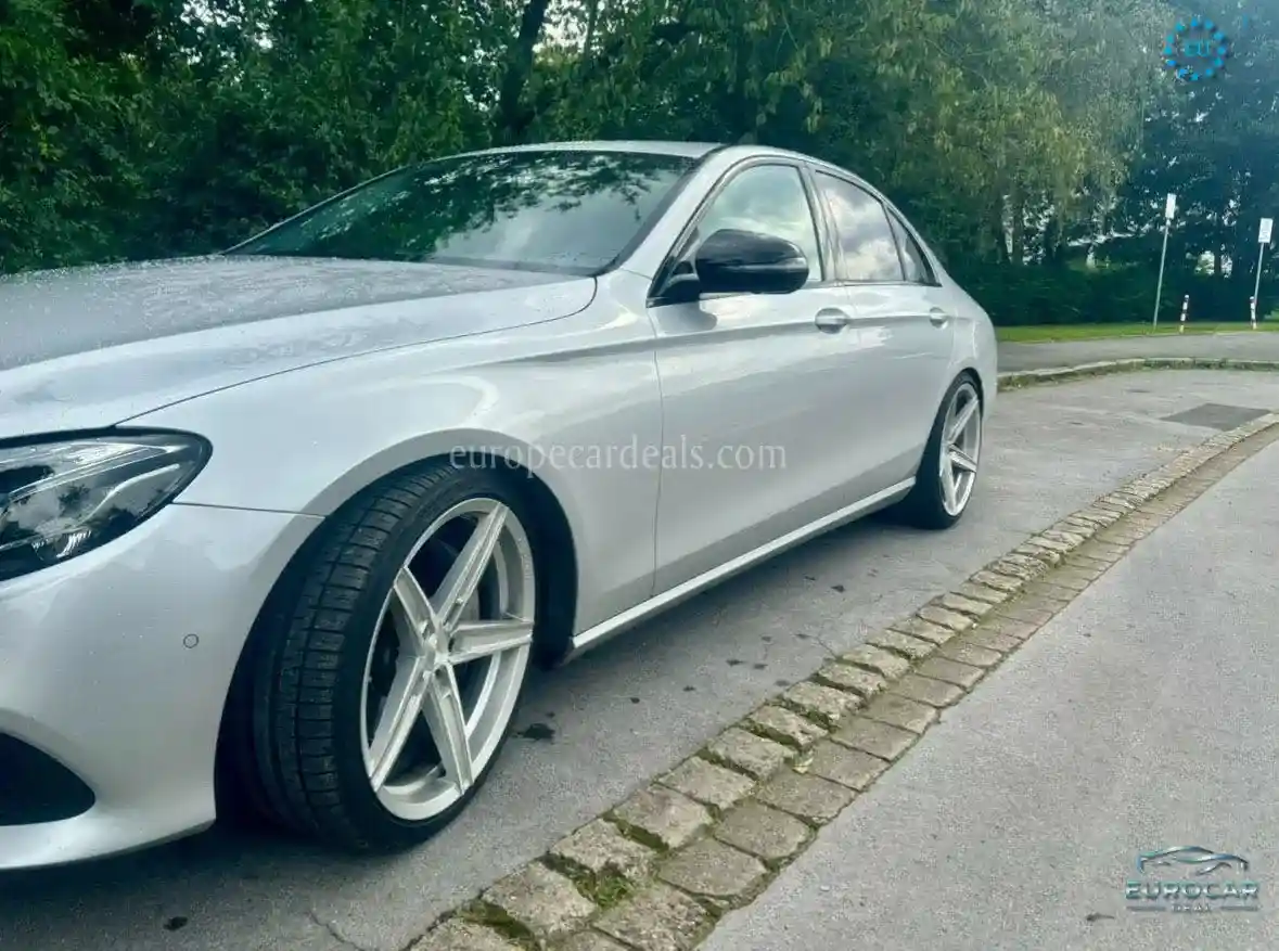 Mercedes-Benz E 220