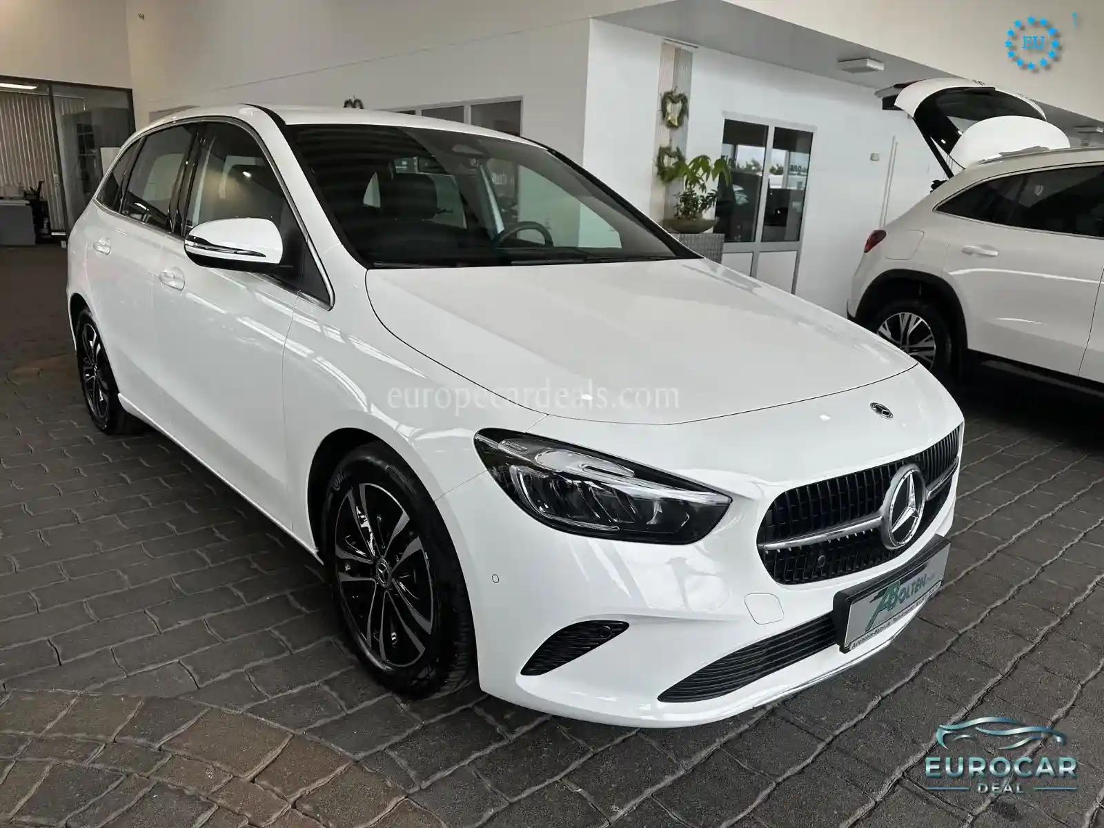 Mercedes-Benz B 180