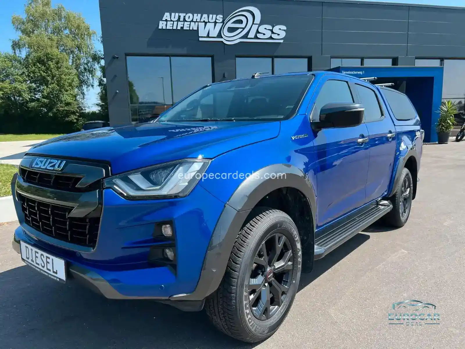 Double Cab 4WD V-CROSS,HARDTOP,AHK,UVM….