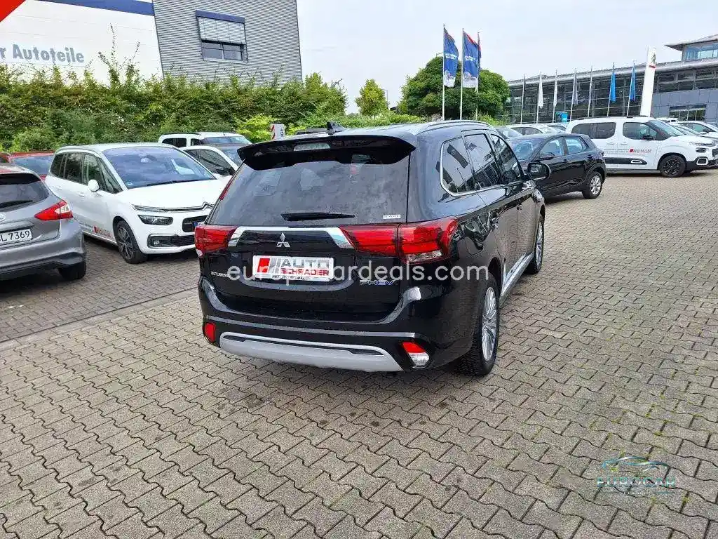 Mitsubishi Plug-in Hybrid Outlander