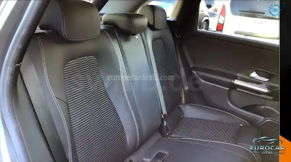Mercedes-Benz B 220