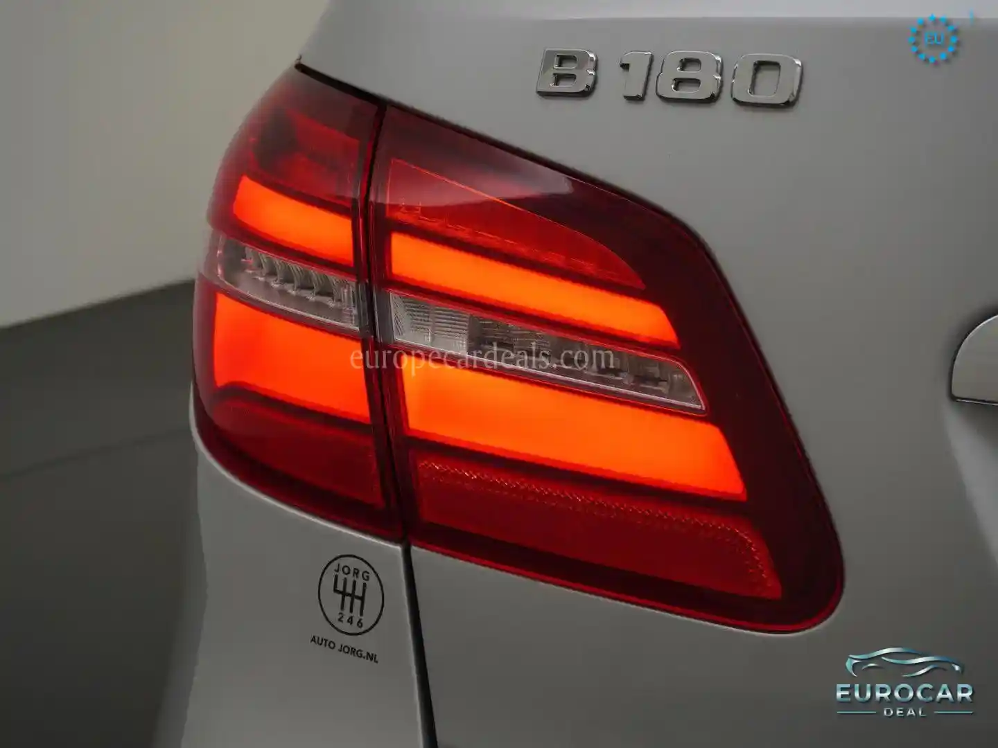 Mercedes-Benz B 180