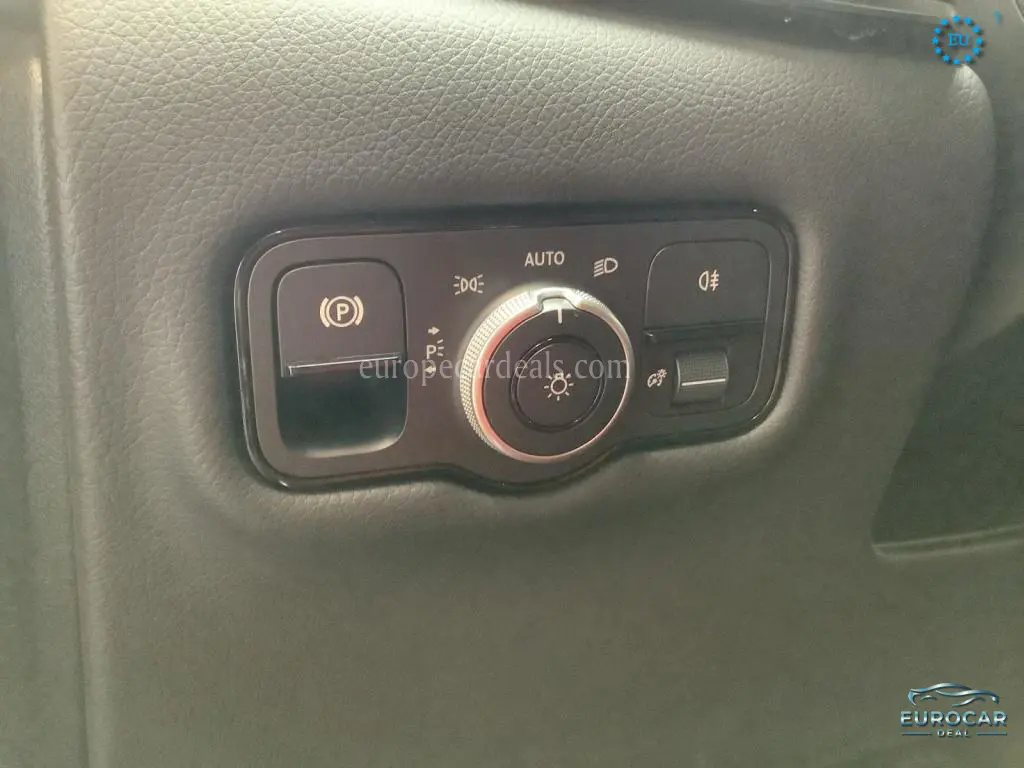 Mercedes-Benz V 220