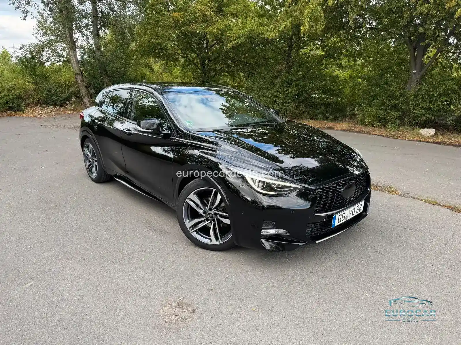Infiniti Q30