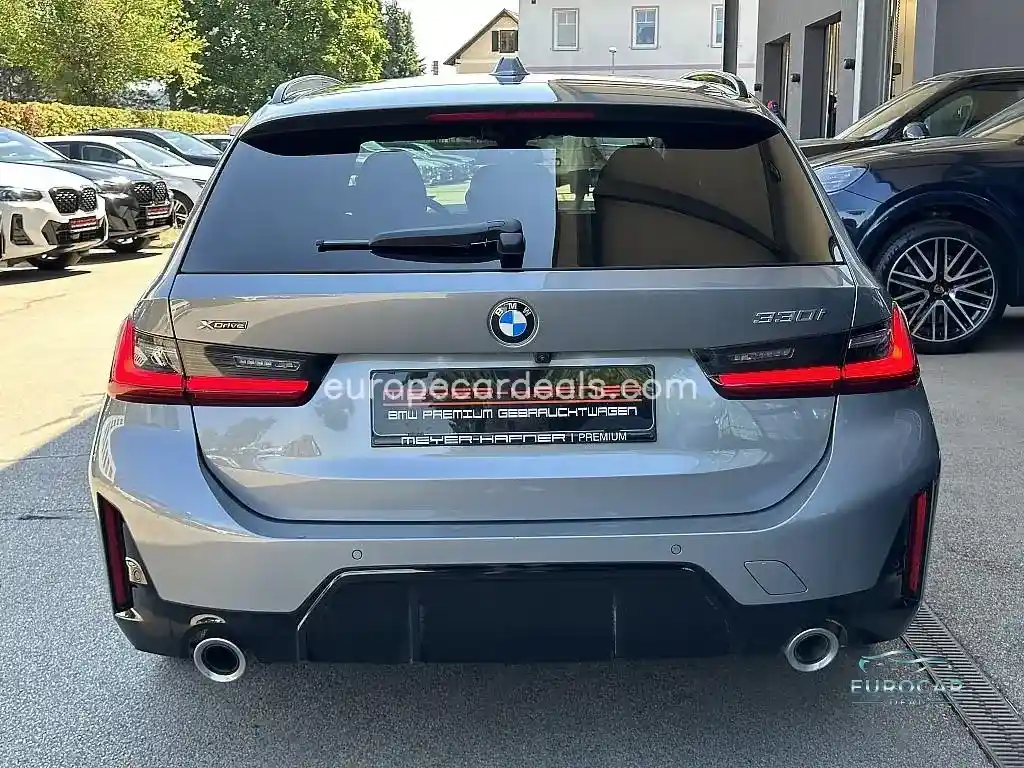 BMW 330