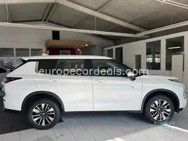 Mitsubishi Plug-in Hybrid Outlander