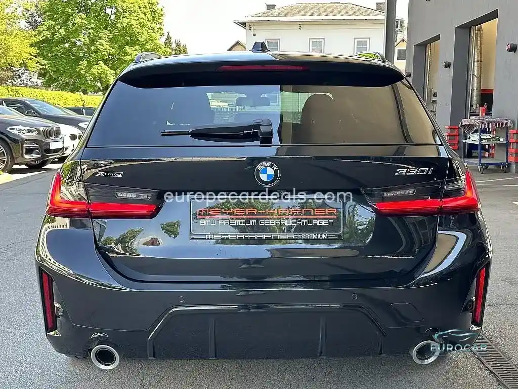 BMW 330