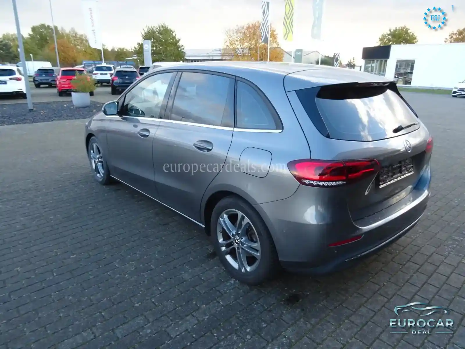 Mercedes-Benz B 180