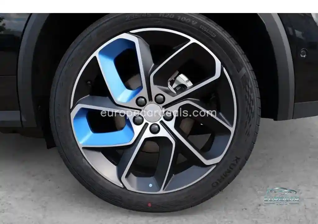 Lynk&Co 01