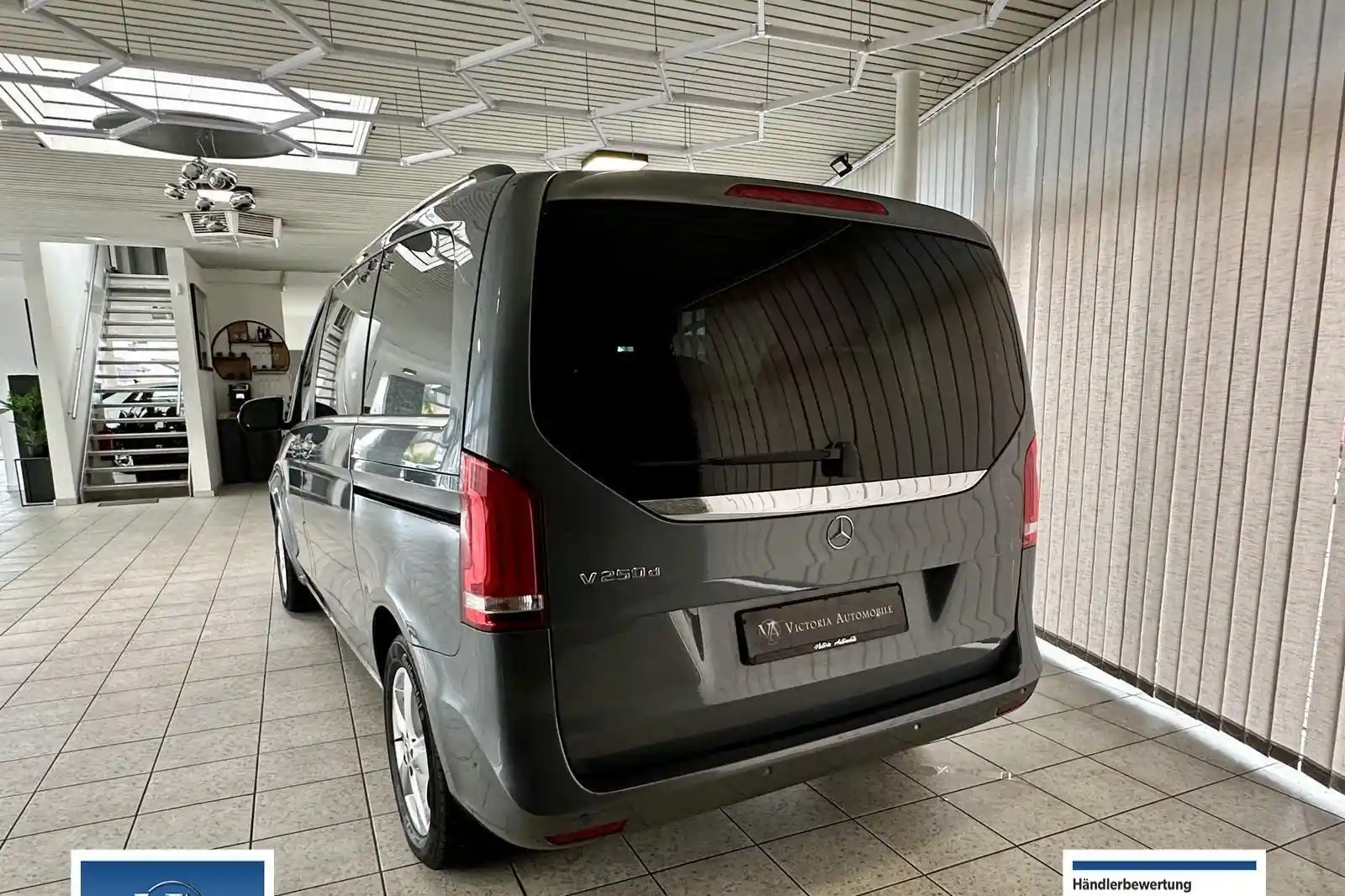 Mercedes-Benz V 220