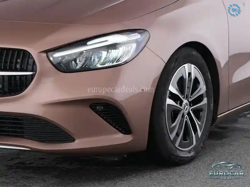 Mercedes-Benz B 180