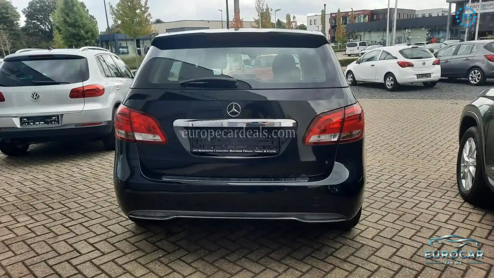 Mercedes-Benz B 180