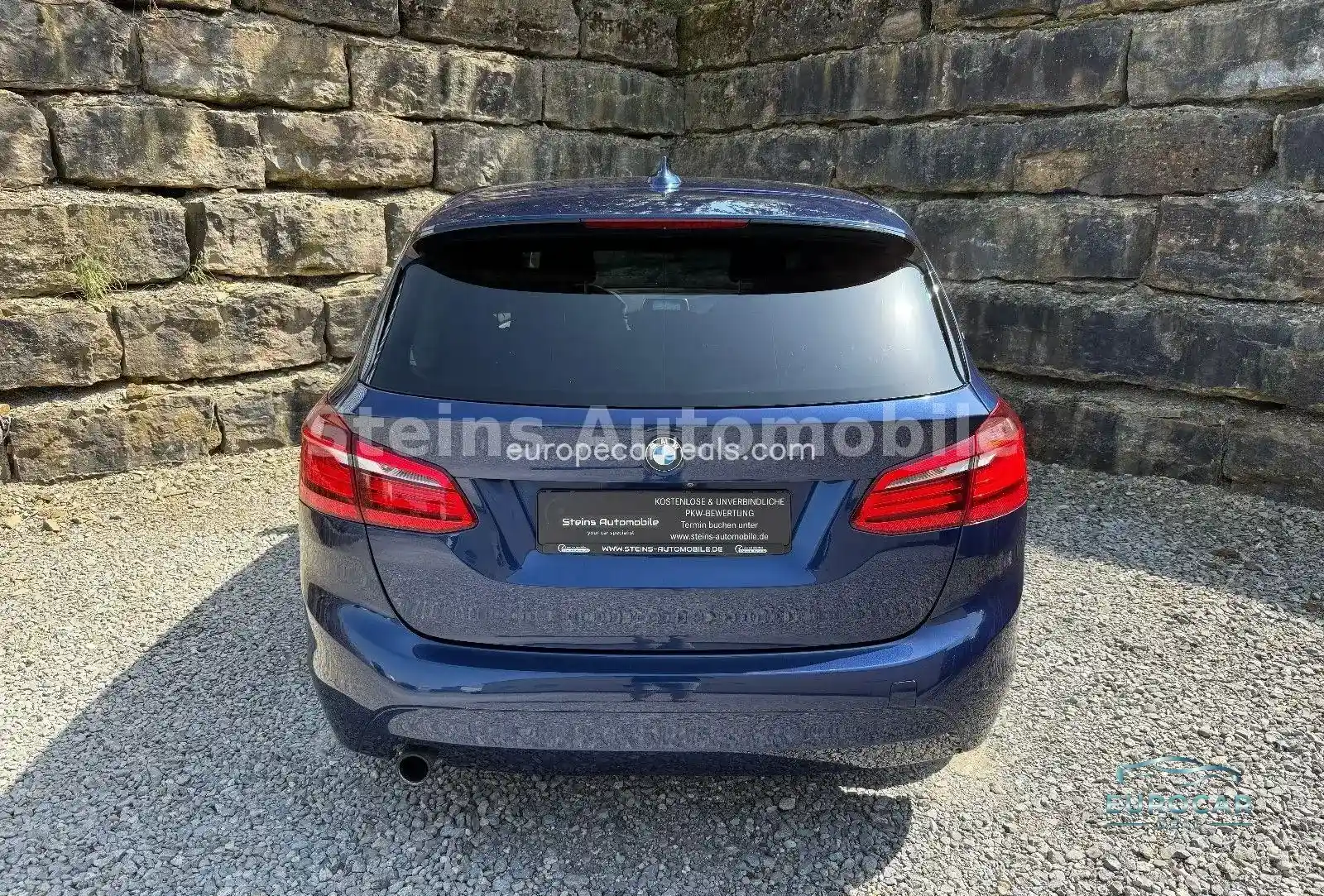 BMW 225
