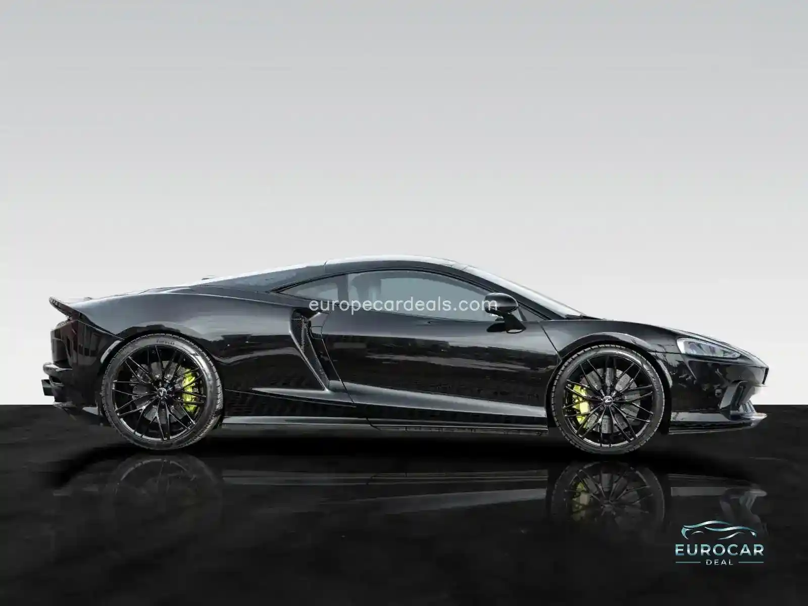 McLaren GT