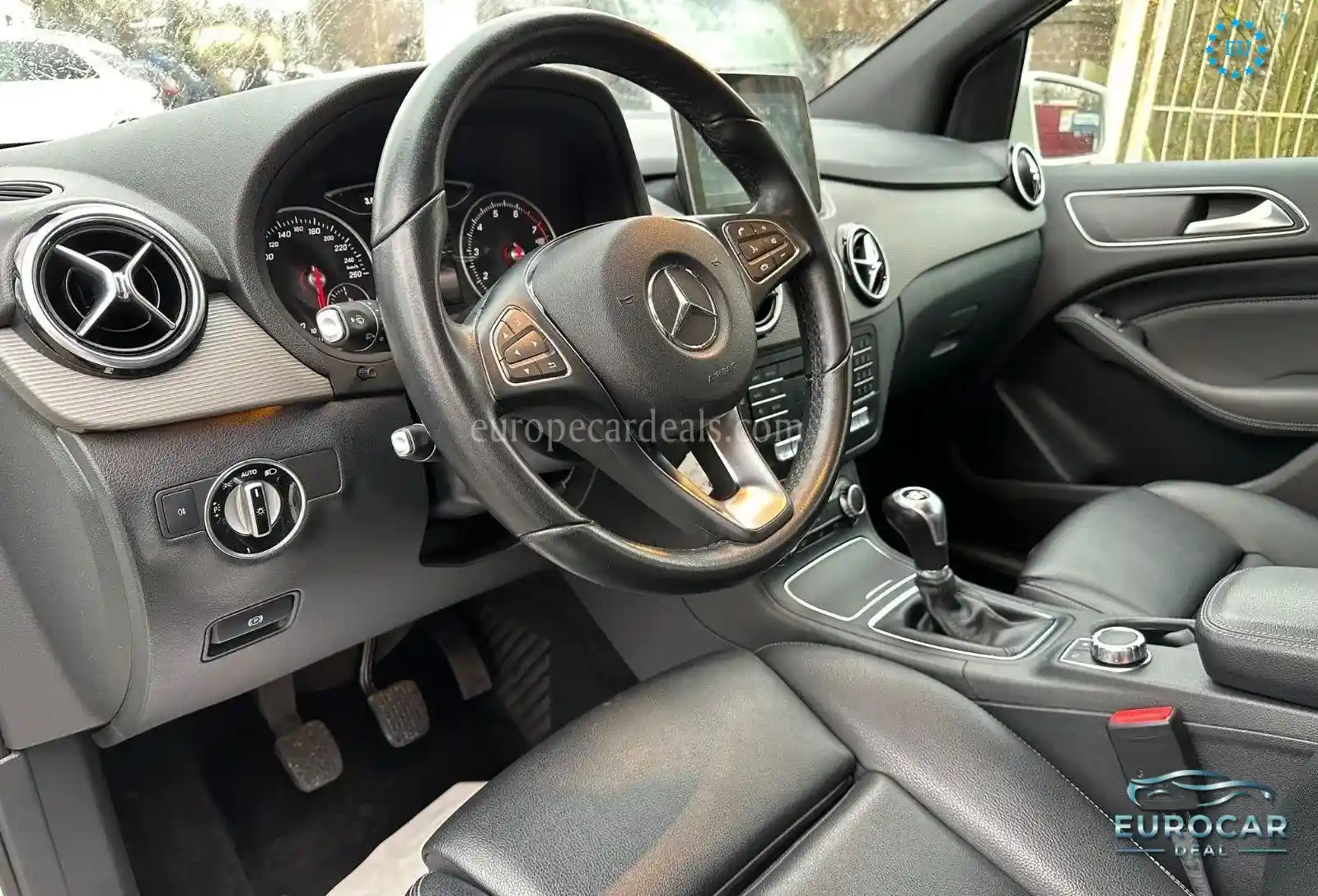 Mercedes-Benz B 180