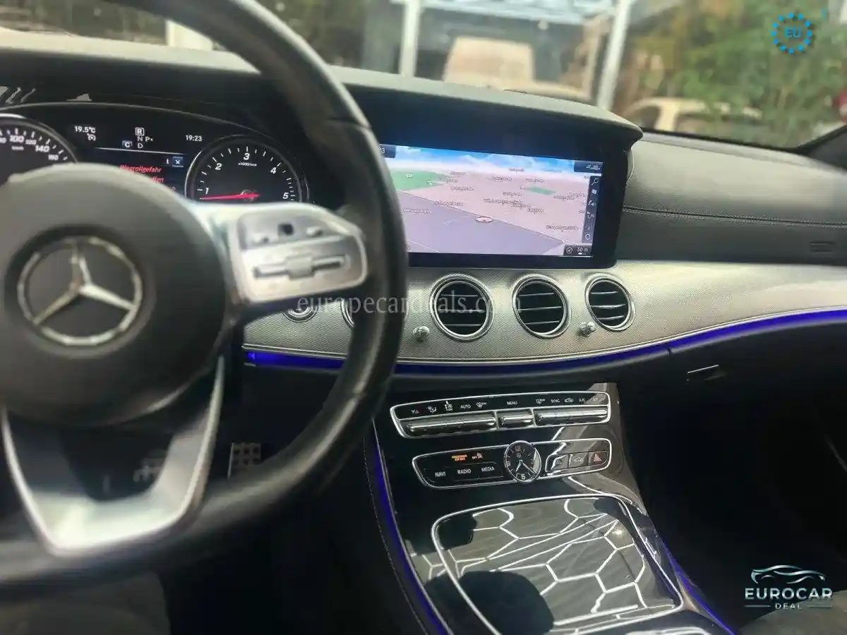 Mercedes-Benz E 220
