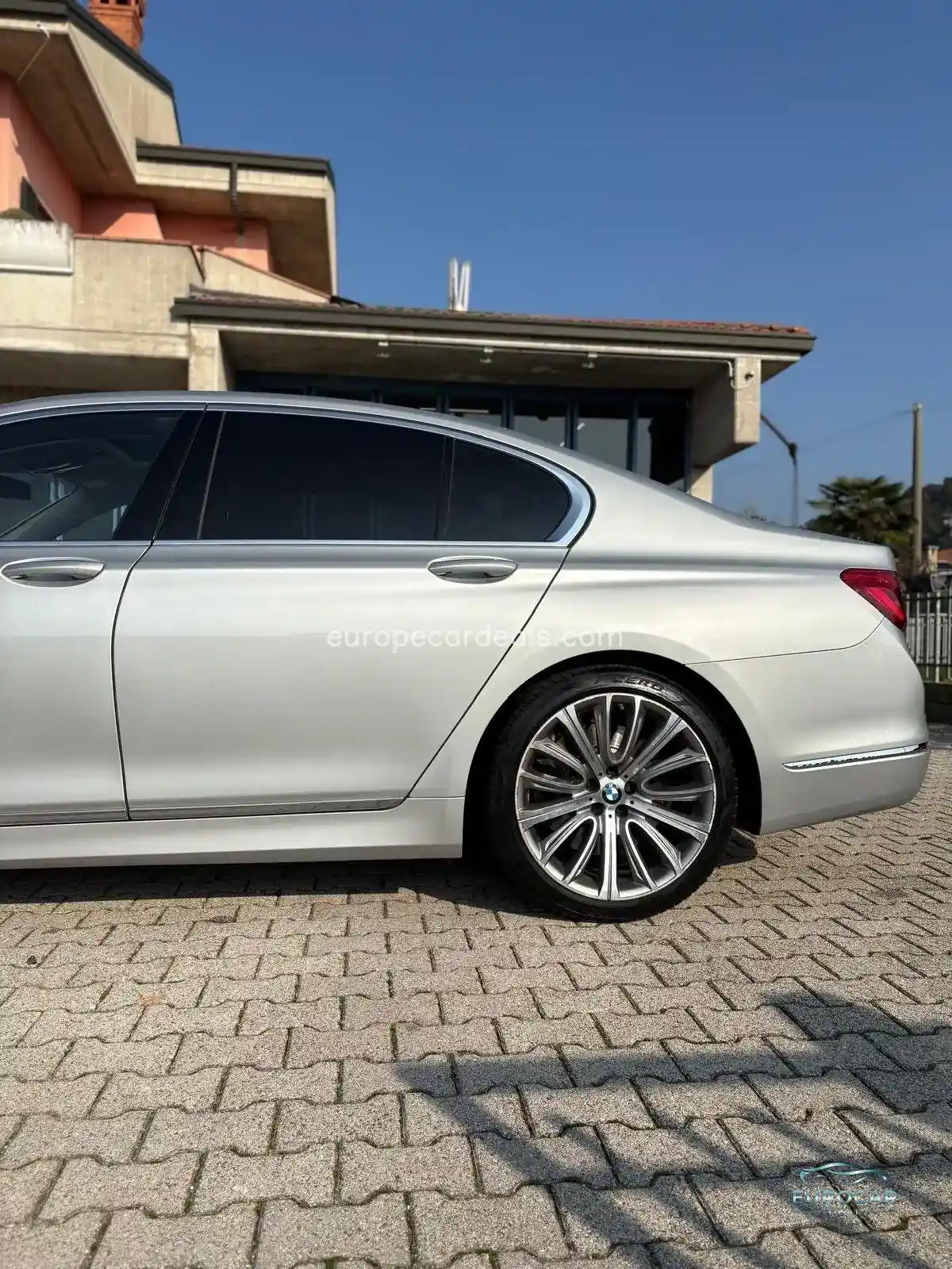 BMW 750