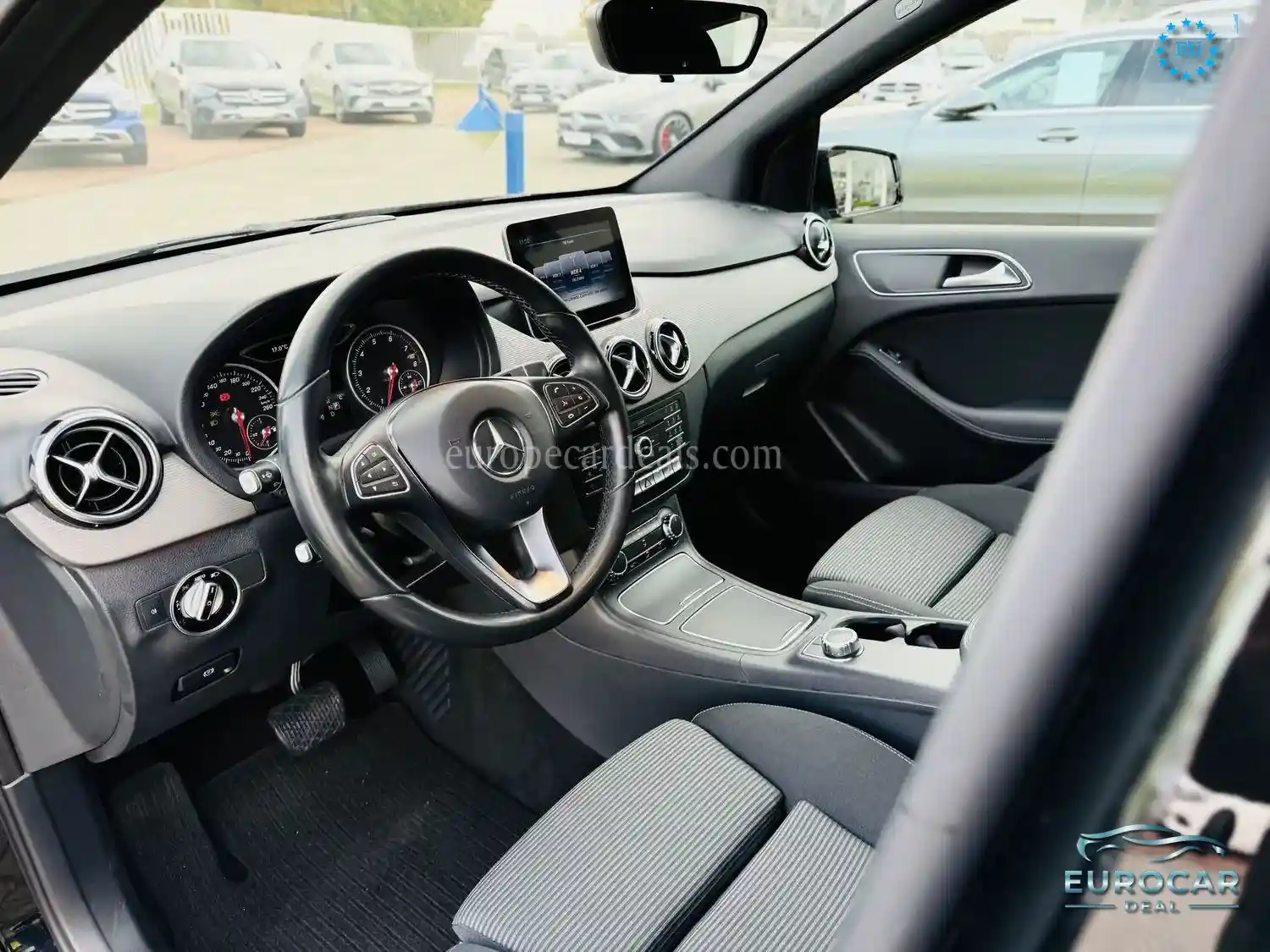 Mercedes-Benz B 180