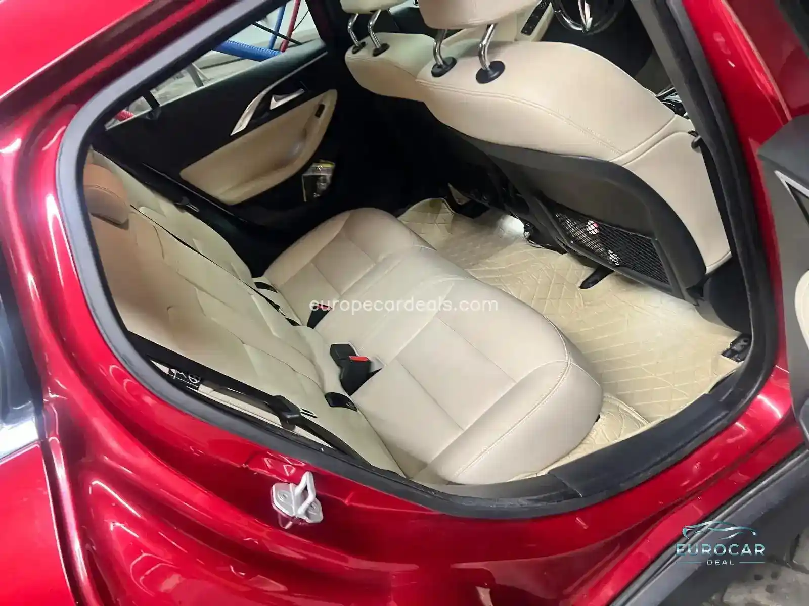 Infiniti QX30