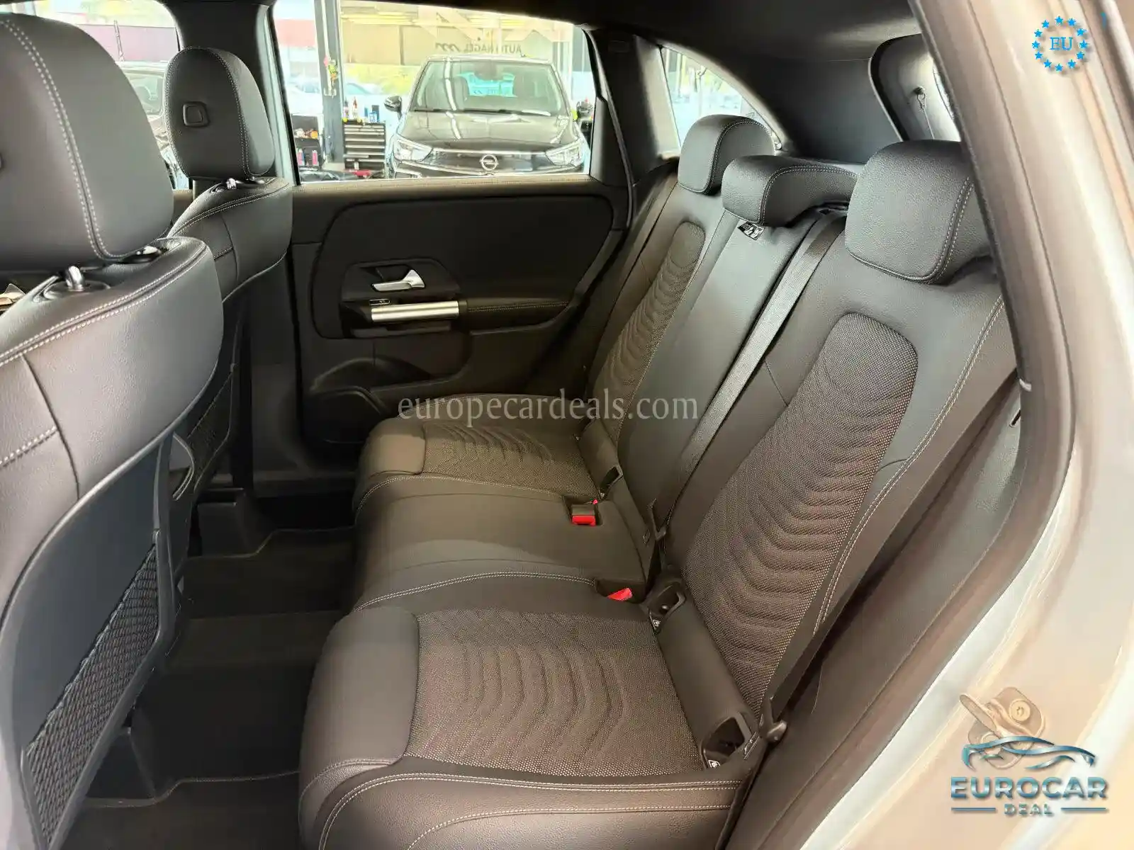 Mercedes-Benz B 180
