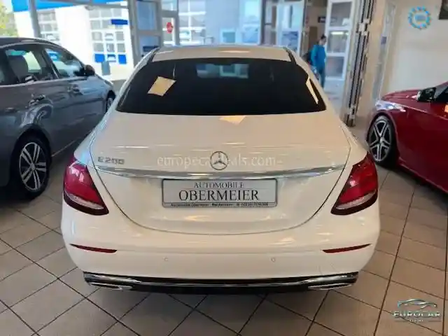 Mercedes-Benz E 200