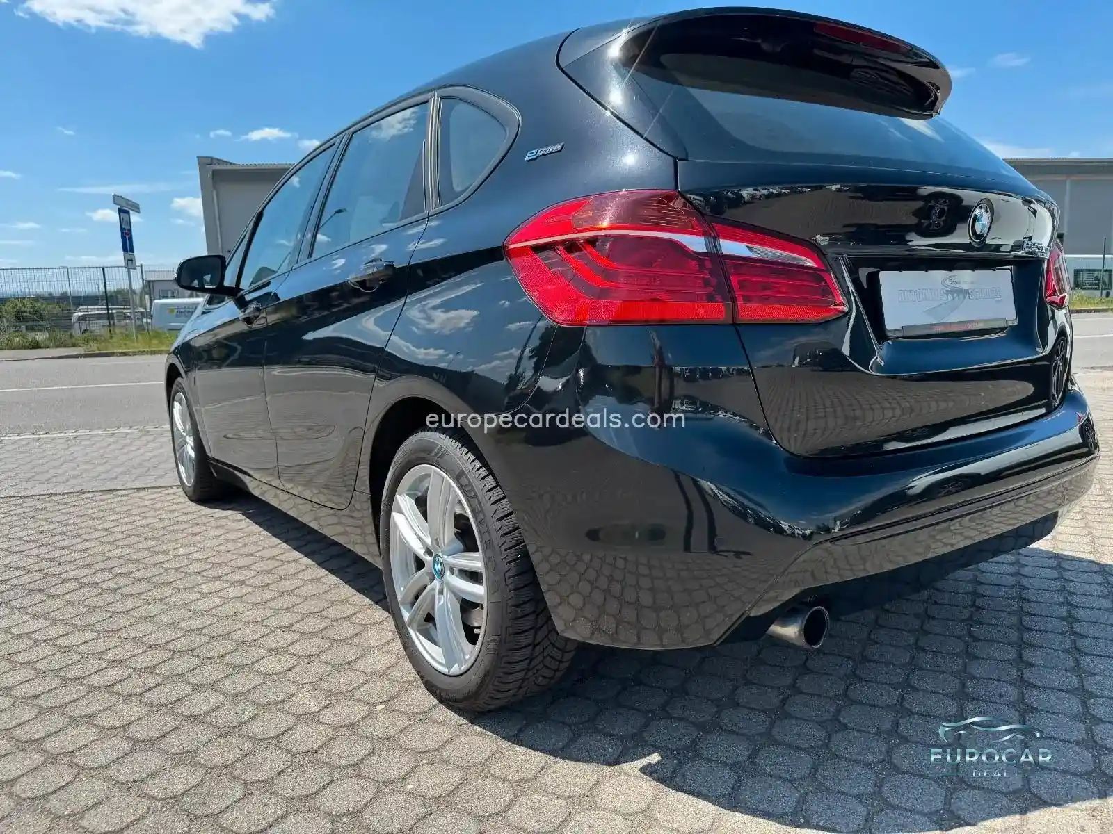 BMW 225