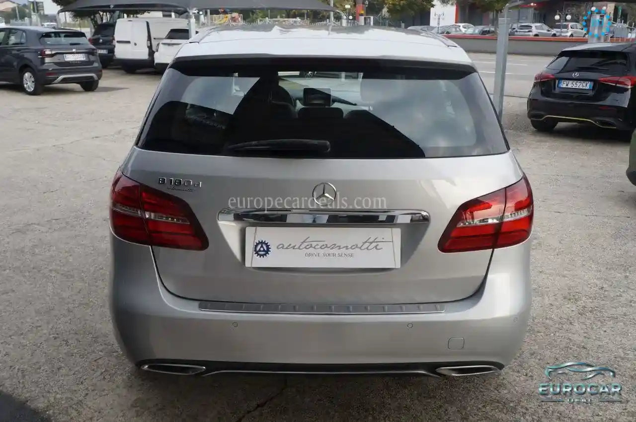 Mercedes-Benz B 180