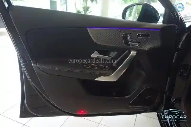 Mercedes-Benz A 220
