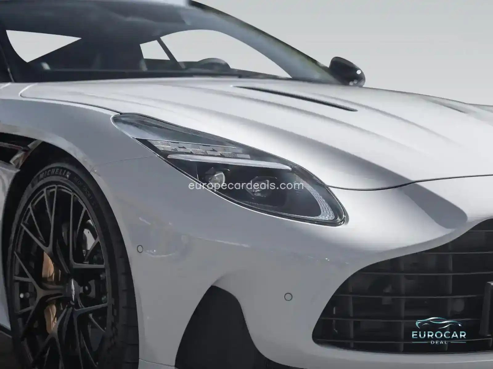 Aston Martin DB12