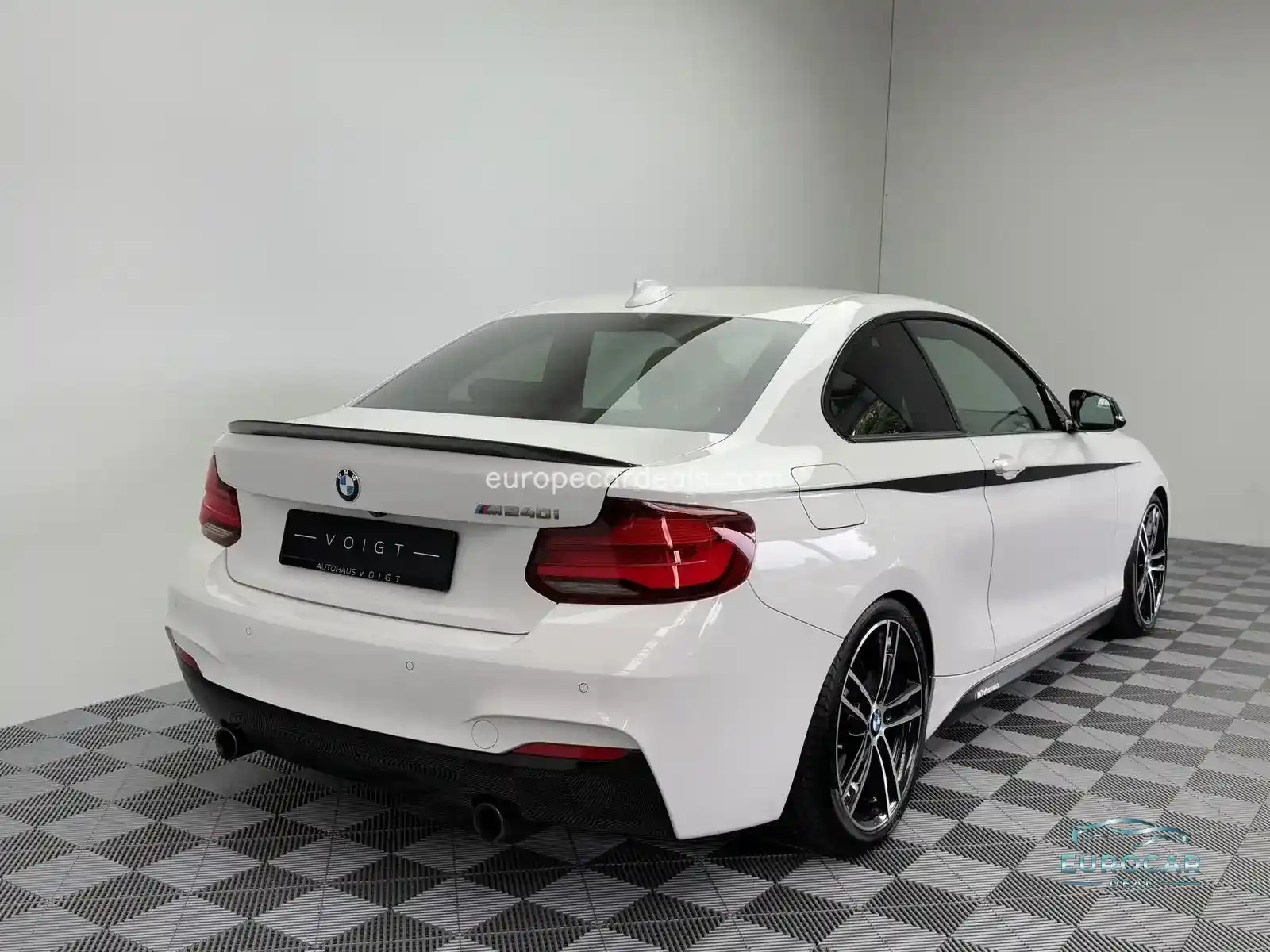 BMW M240i