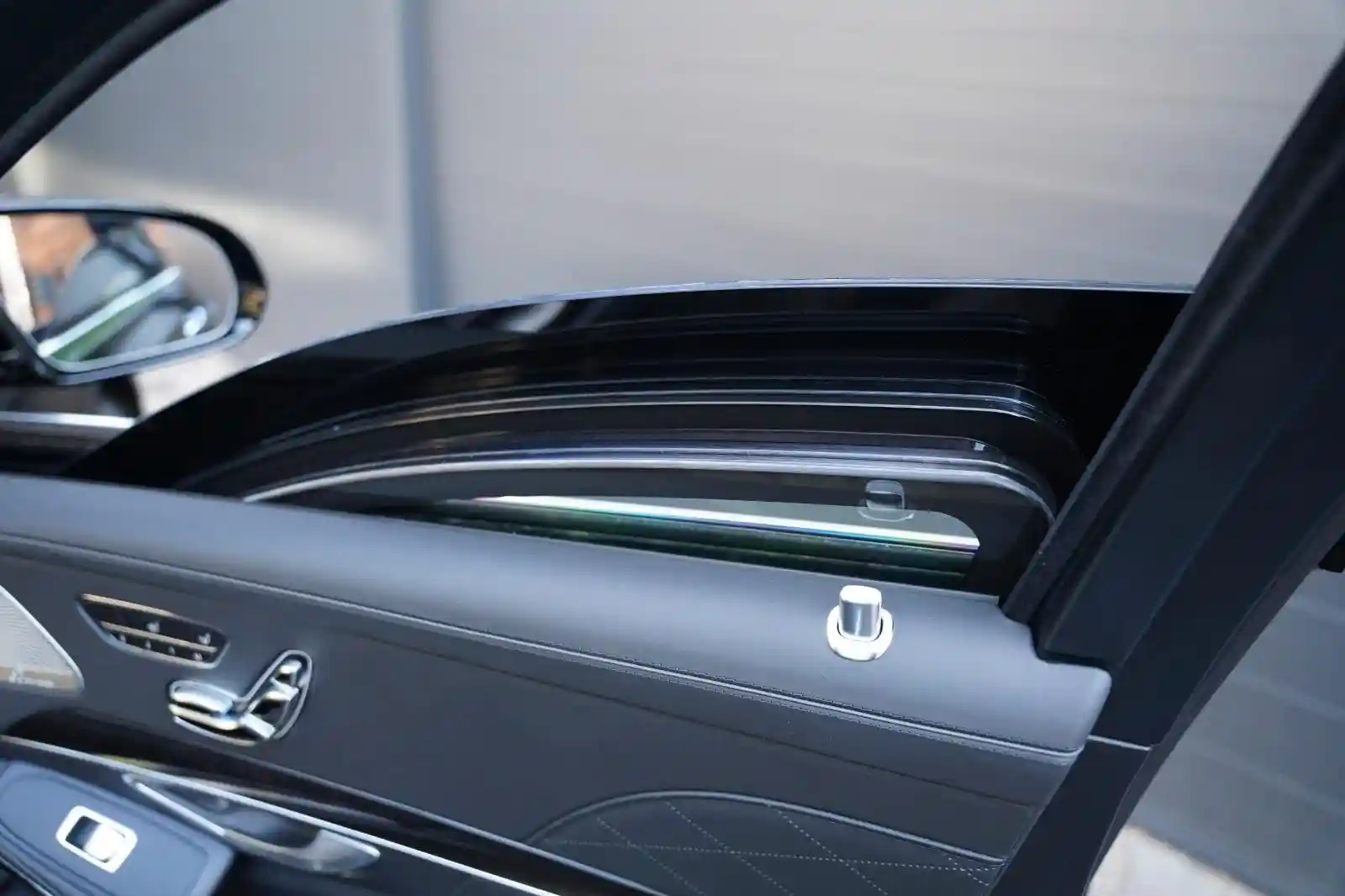 Mercedes-Benz S 600