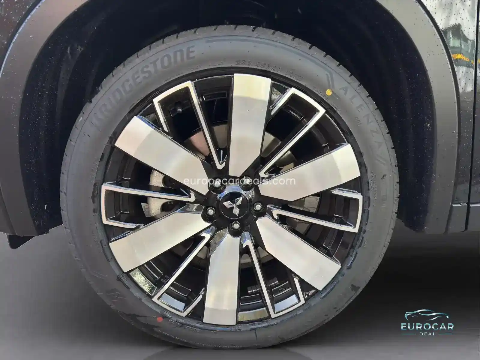 Mitsubishi Plug-in Hybrid Outlander