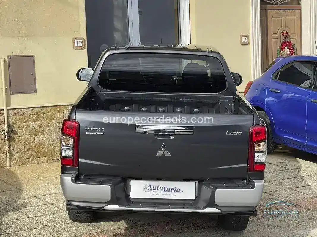 Mitsubishi L200