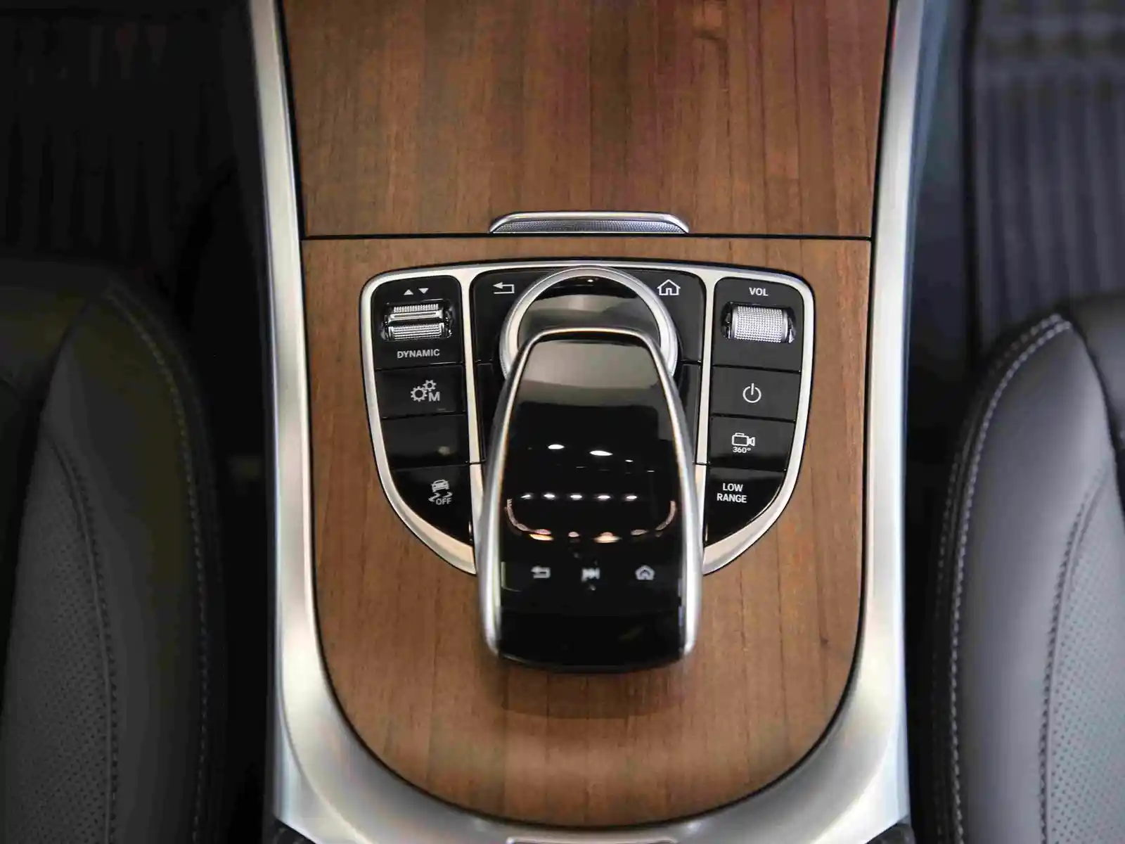 Mercedes-Benz G 500