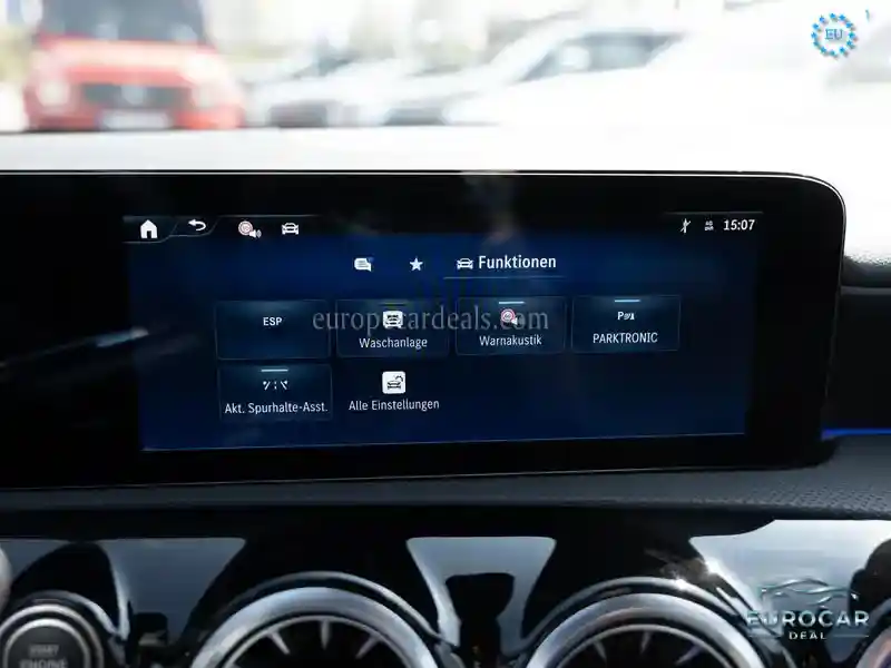 Mercedes-Benz CLA 220