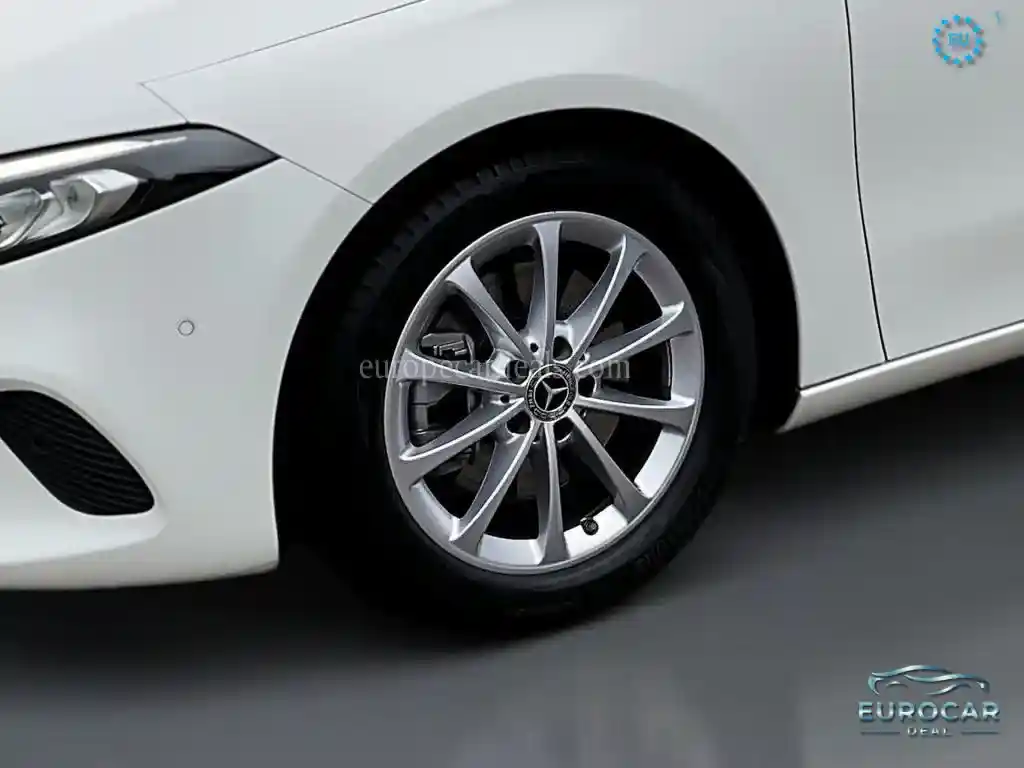 Mercedes-Benz A 220