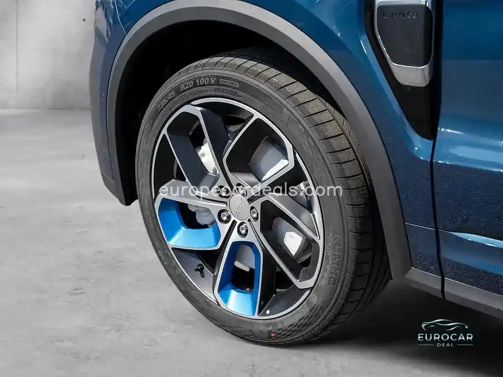 Lynk&Co 01