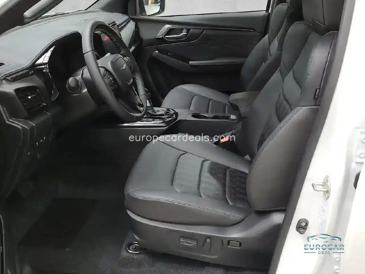 Double Cab 4WD V-CROSS 1.9D 120KW/163PS AT