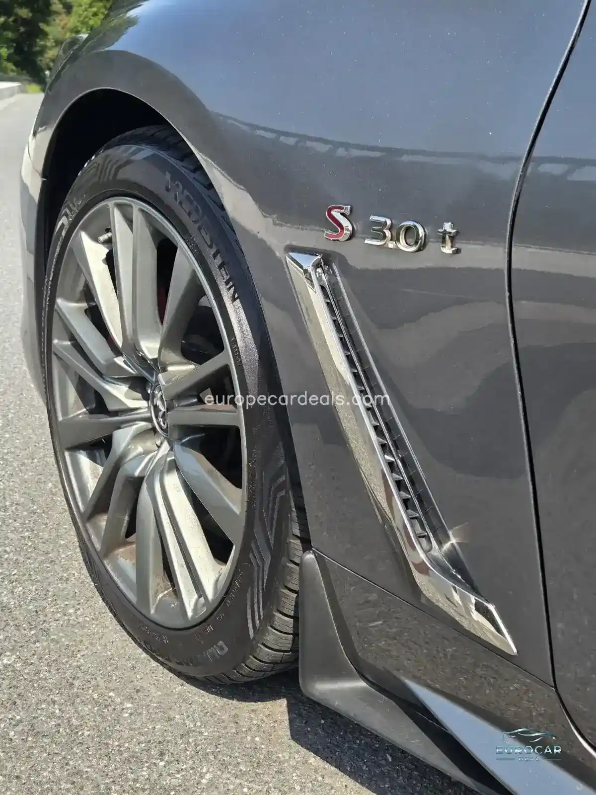 Infiniti Q60