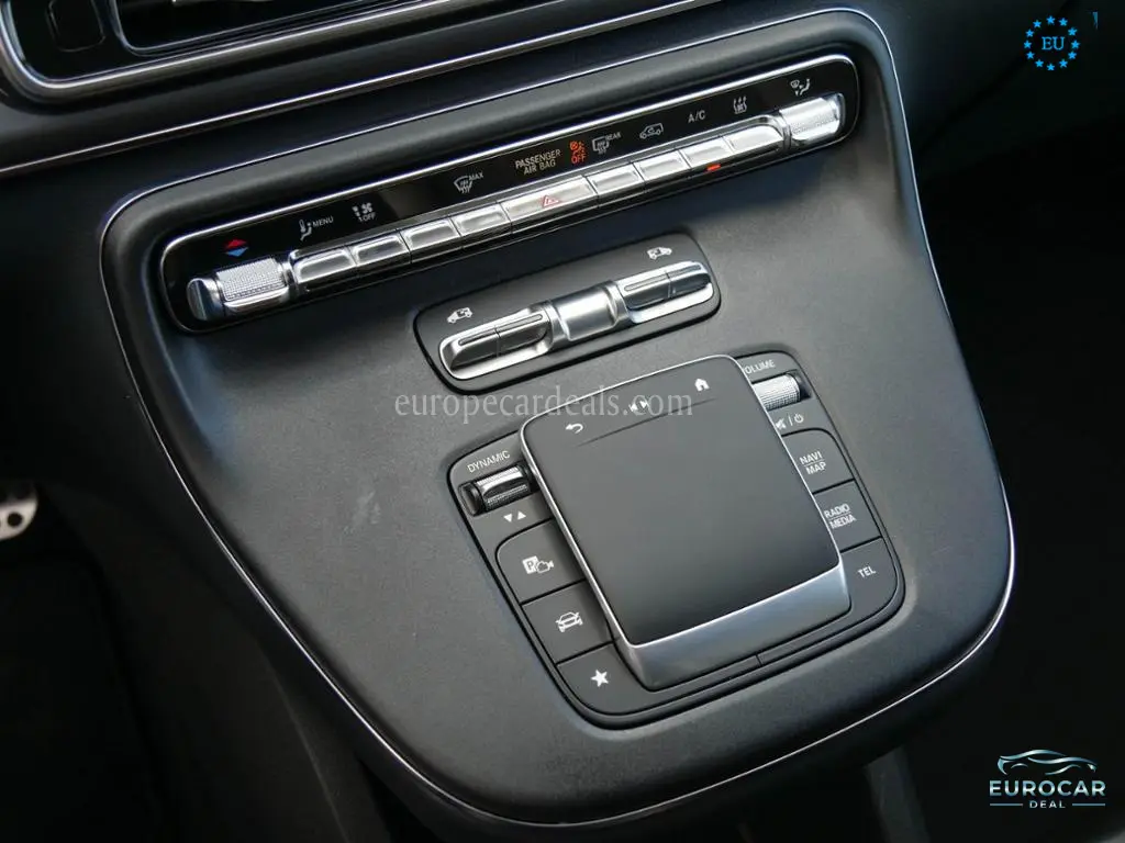 Mercedes-Benz V 220