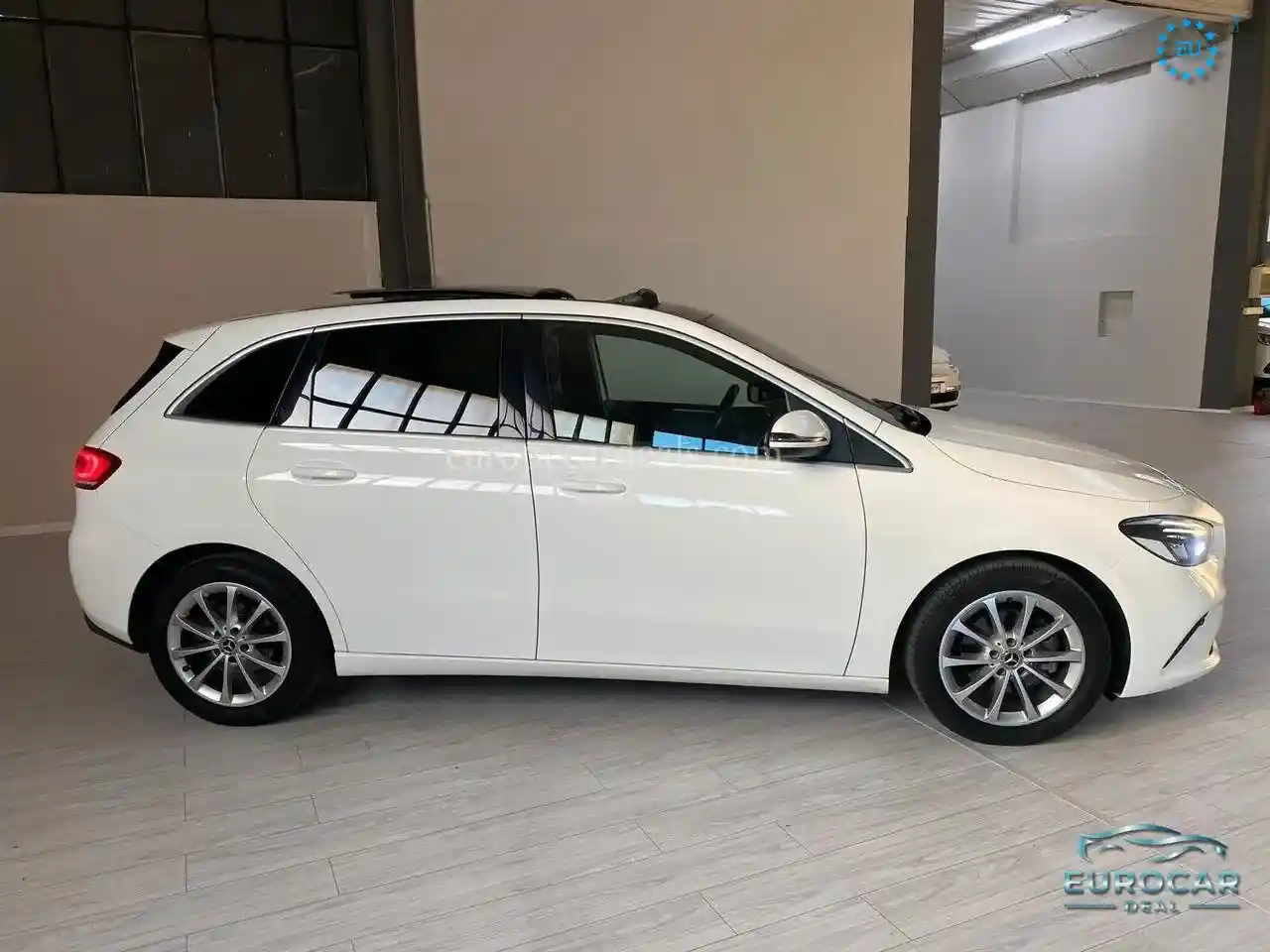 Mercedes-Benz B 180