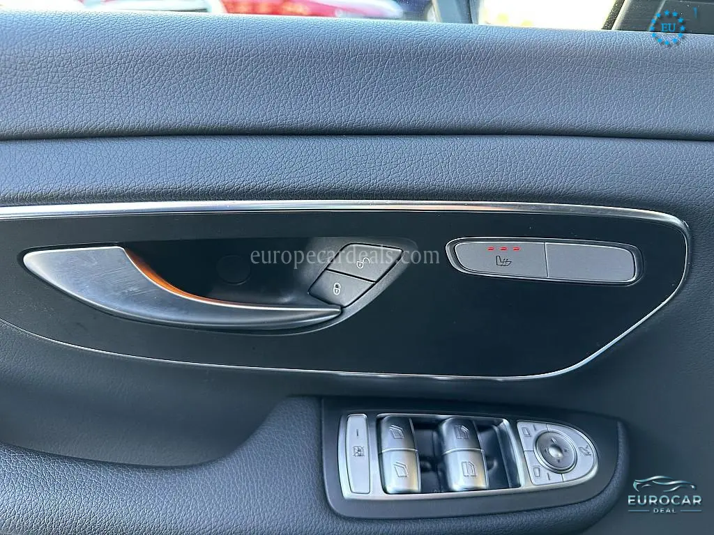 Mercedes-Benz V 220