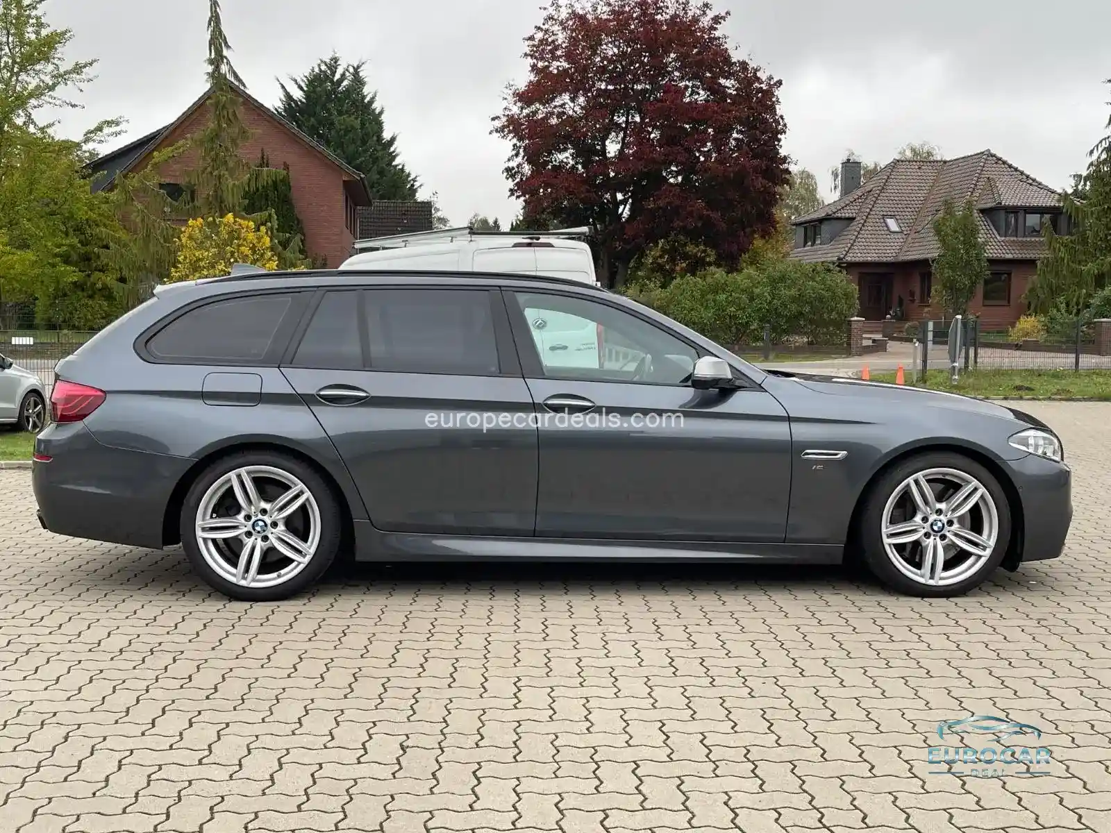 BMW M550