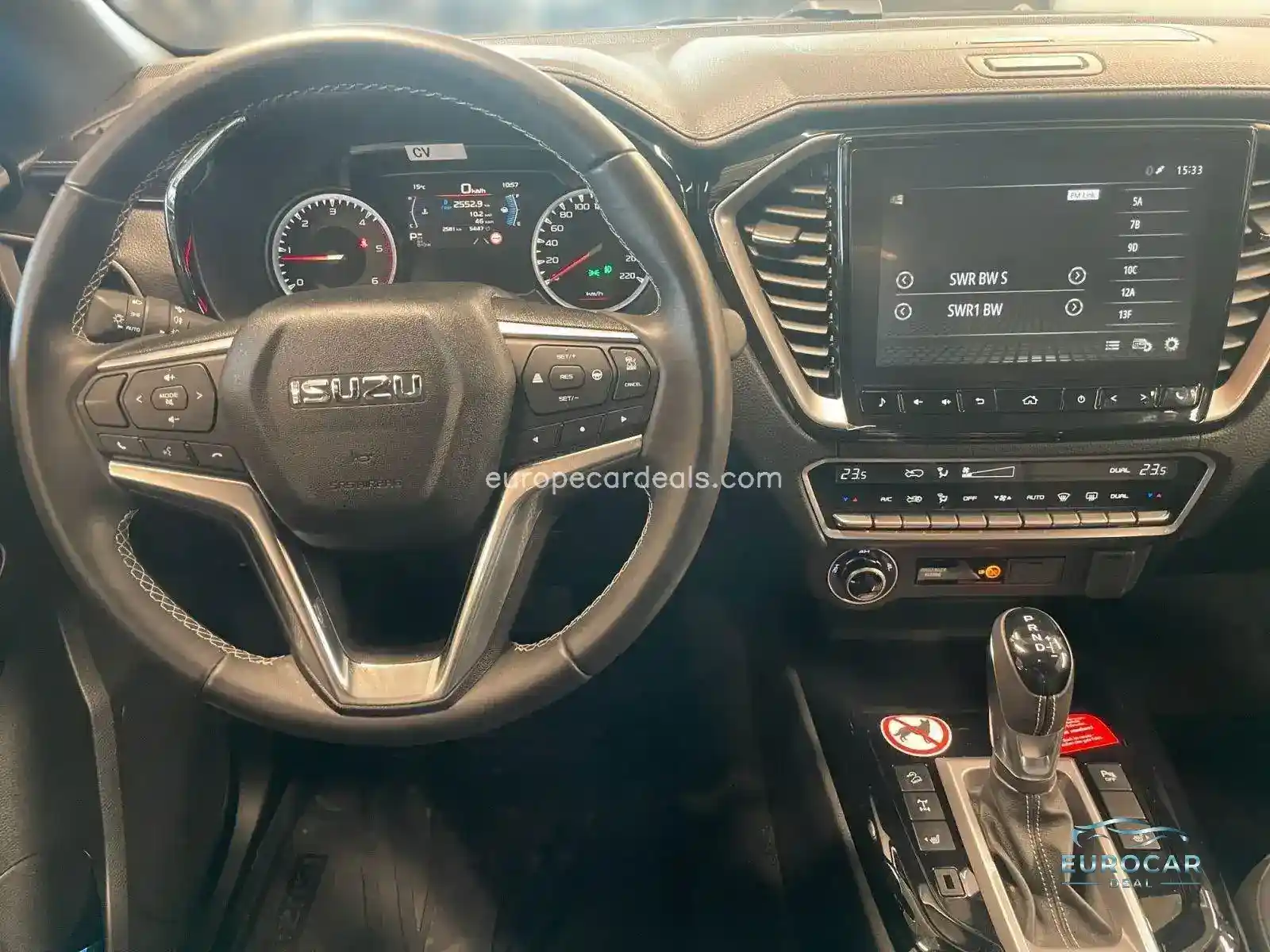 DoubleCab 4WD AT V-Cross Kam SHZ AHK Apple