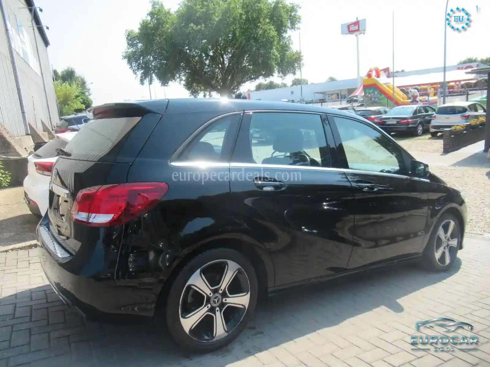 Mercedes-Benz B 180