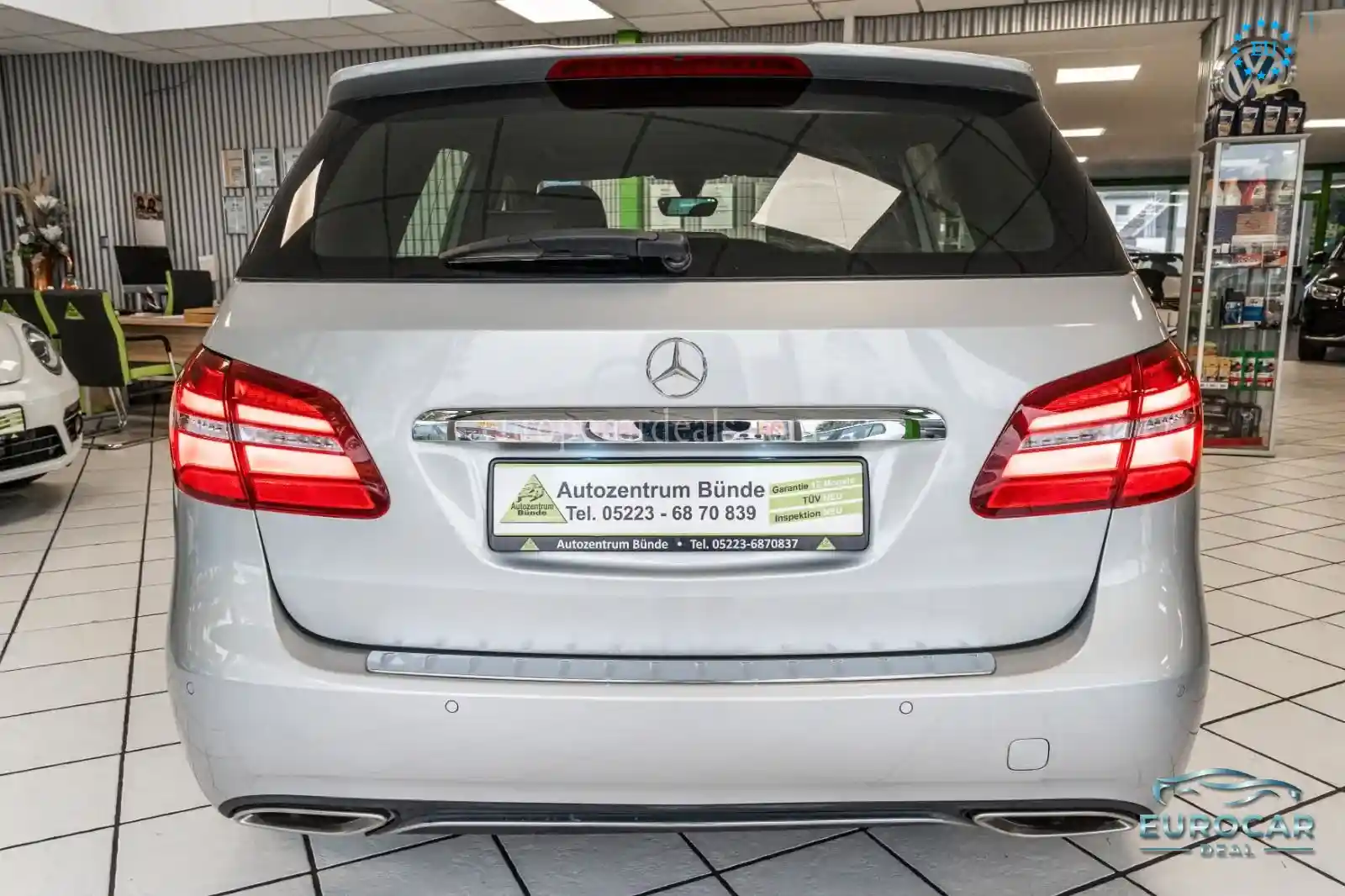 Mercedes-Benz B 180